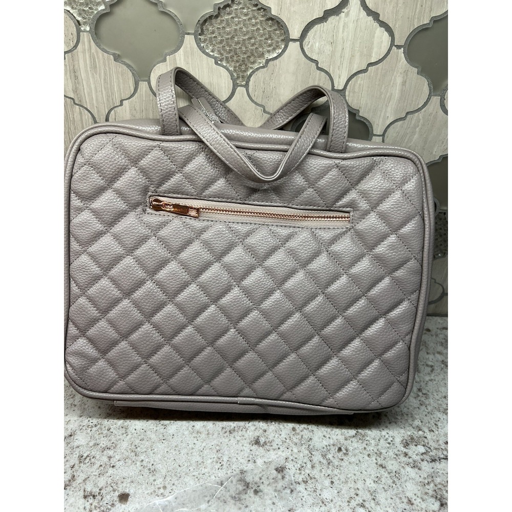 Ms Lovely Womens TOLIETRY BAG Gray Zippered With Rose Gold Quilted NEW‎
